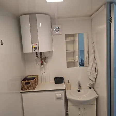 Homestay Living Wagon In Area Frifelt